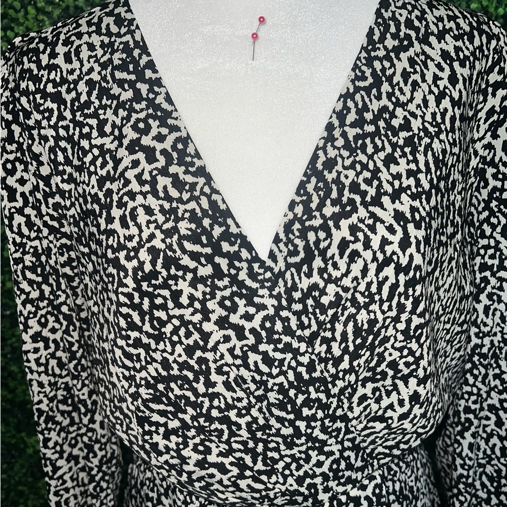 Lucy Paris, extra large brand new with tags the neck dress
